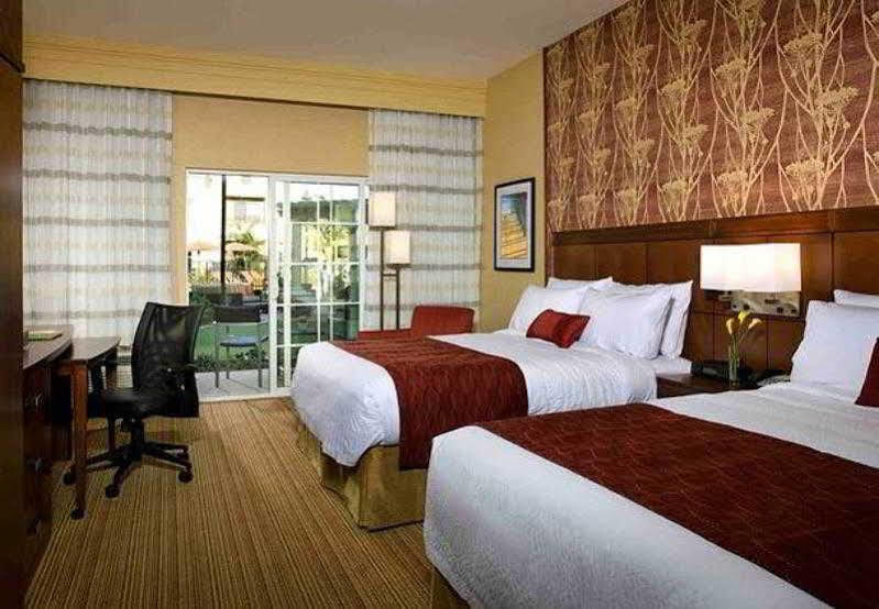 מלון Courtyard By Marriott Santa Barbara Goleta מראה חיצוני תמונה